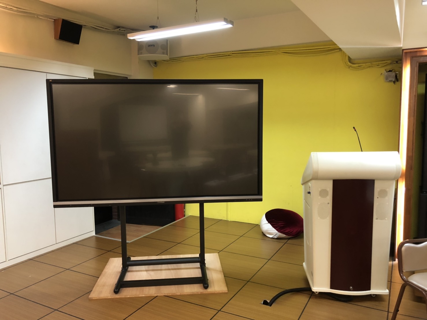 OU-1035 安裝86吋電視